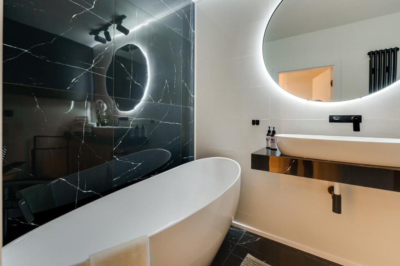 Apartament Deluxe Black Orchid Baltic Concept Dzwirzyno Exterior photo