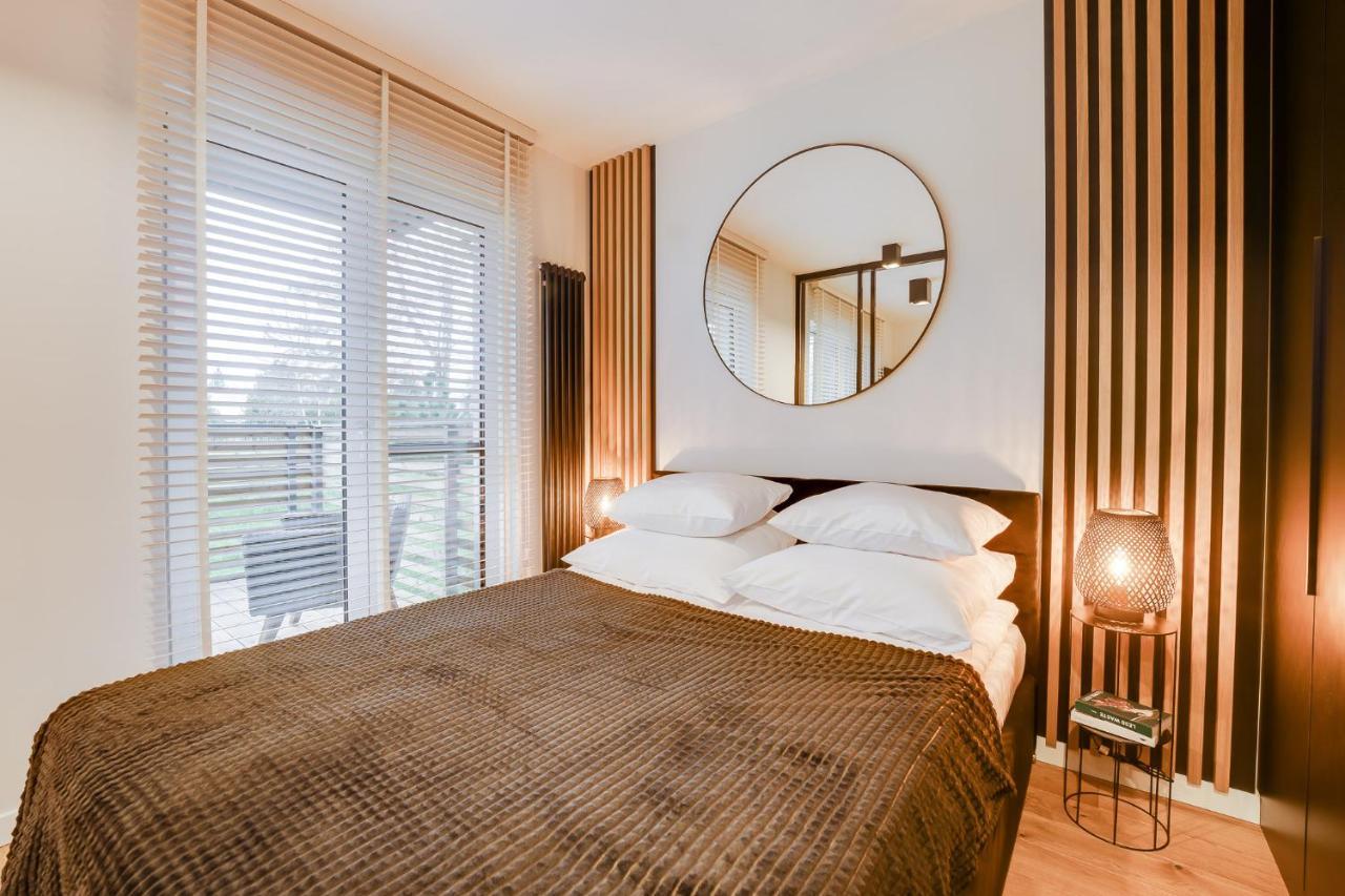 Apartament Deluxe Black Orchid Baltic Concept Dzwirzyno Exterior photo